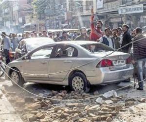 26日，巴基斯坦拉瓦尔品第，地震发生后街头一片废墟 