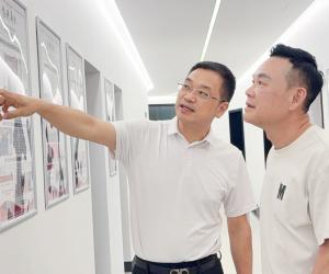 创意国际品牌眼镜制造商王道敏总裁莅临温大意大利分校