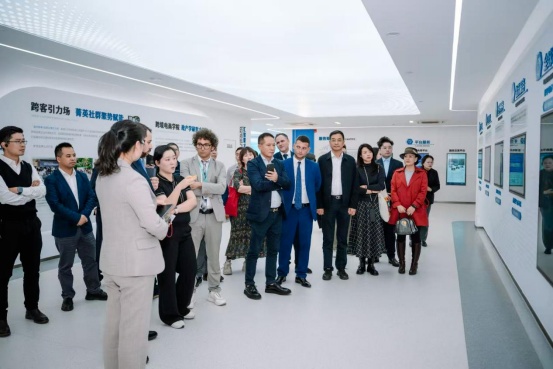 2025海丝大会意大利市长代表共启“政校企联动”经贸 